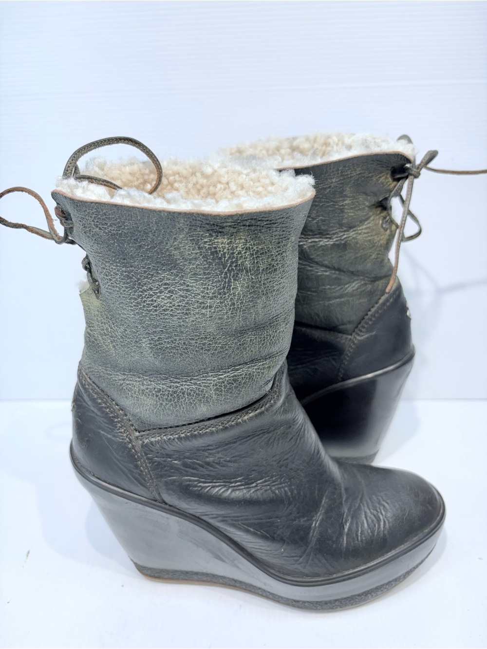 MONCLER shearling-lined leather wedge boots - Size 5.5 (European 36)